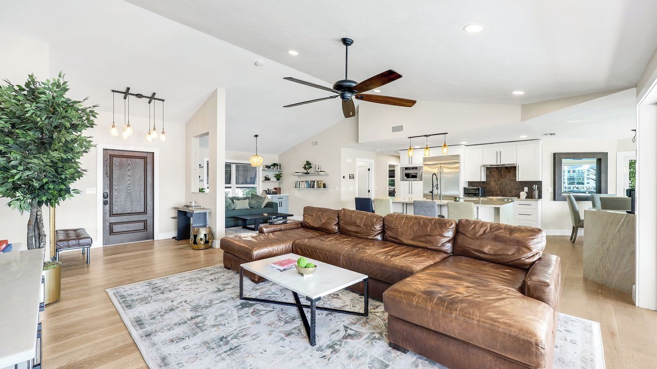 Photo of Livingroom in Connors