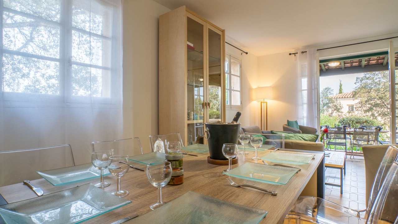 Photo of Bedroom in Saint-Aygulf