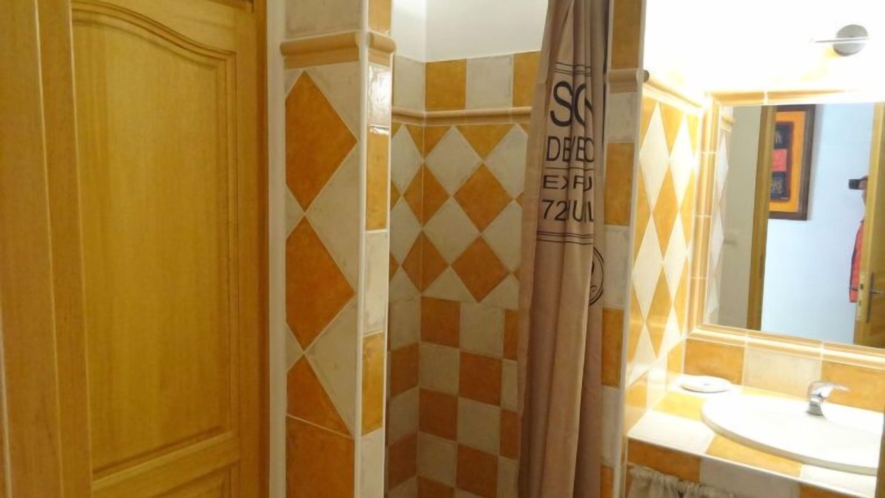 Photo of Bathroom in Eyragues