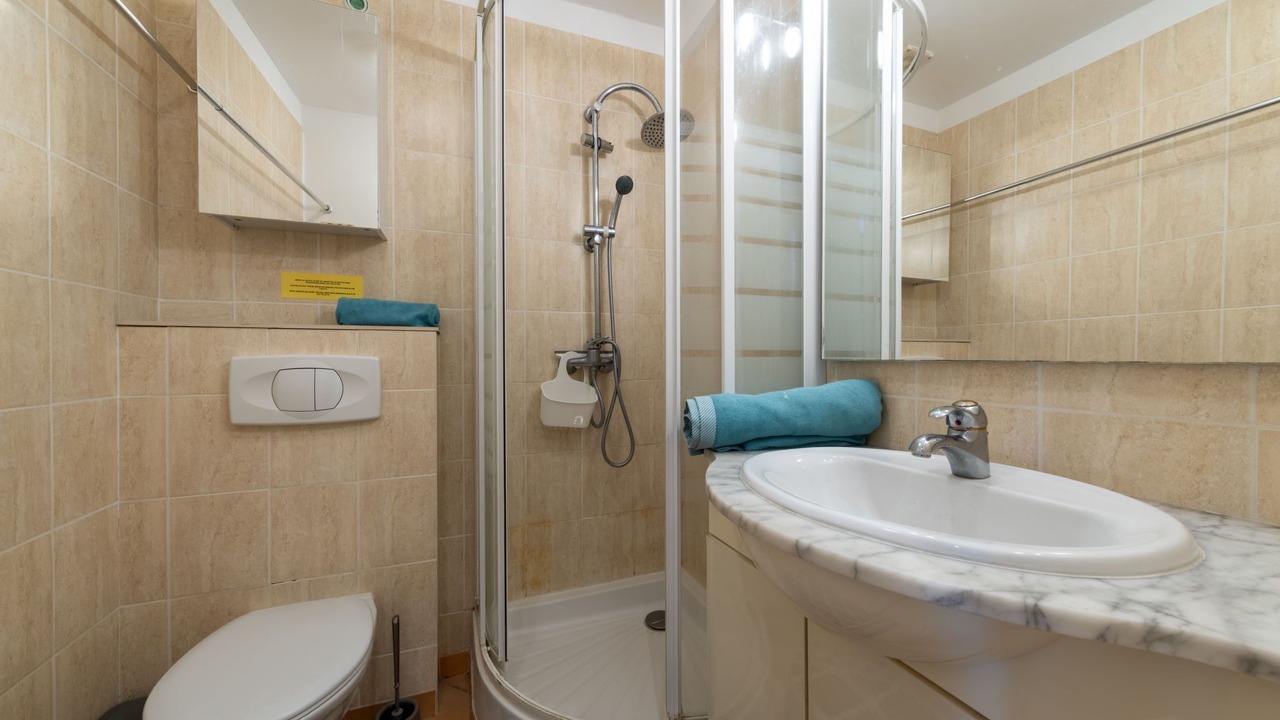 Photo of Bathroom in Le Grau-Du-Roi