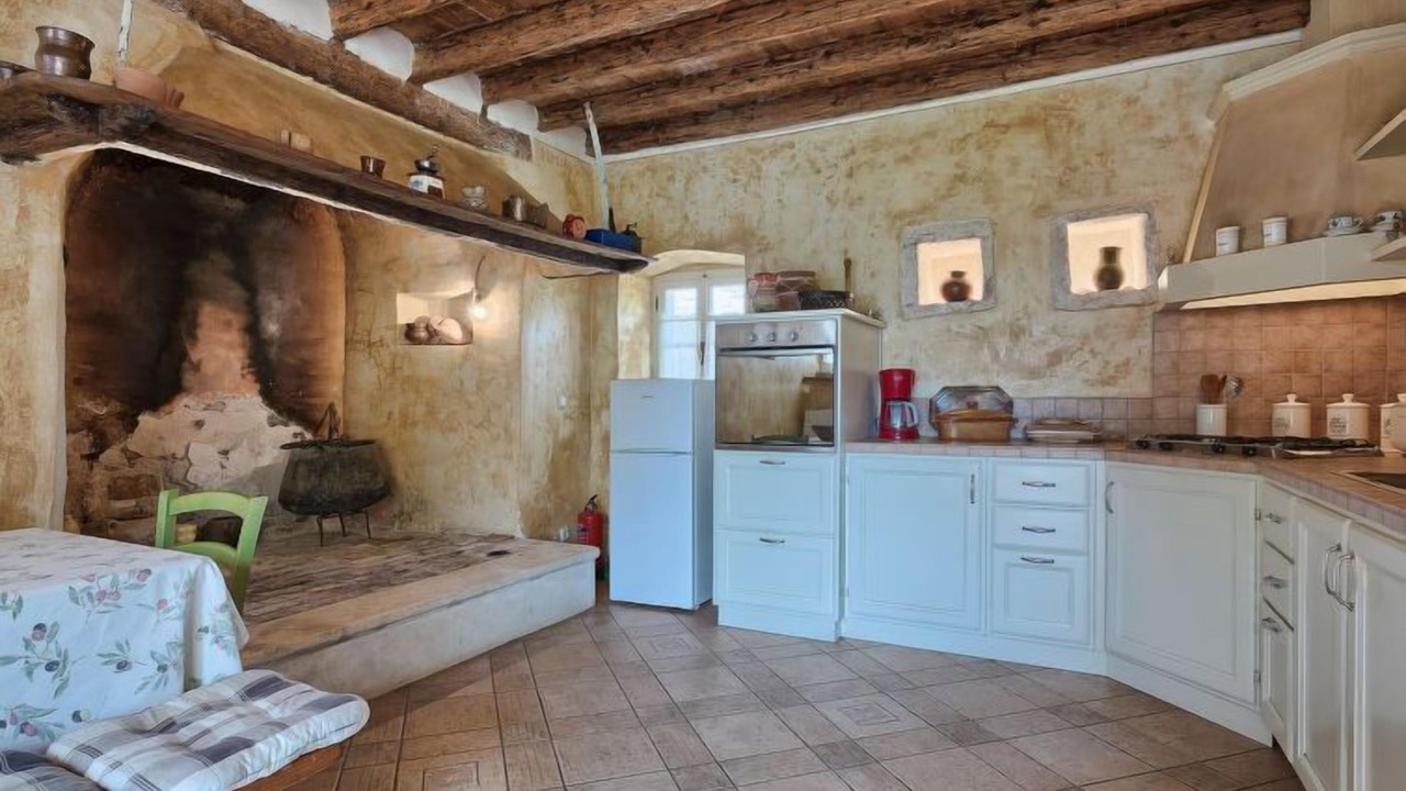 Photo of Bedroom in Gajana