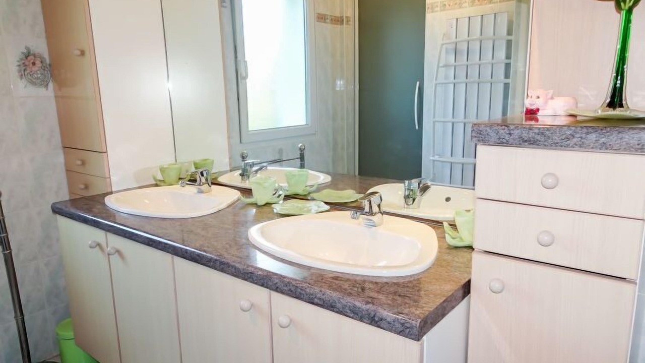 Photo of Bathroom in Cleden-Cap-Sizun
