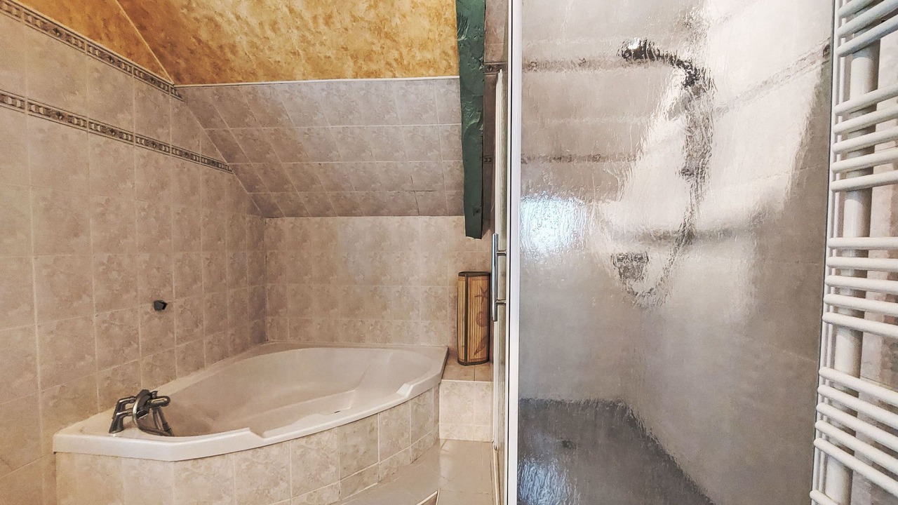 Photo of Bathroom in Languenan