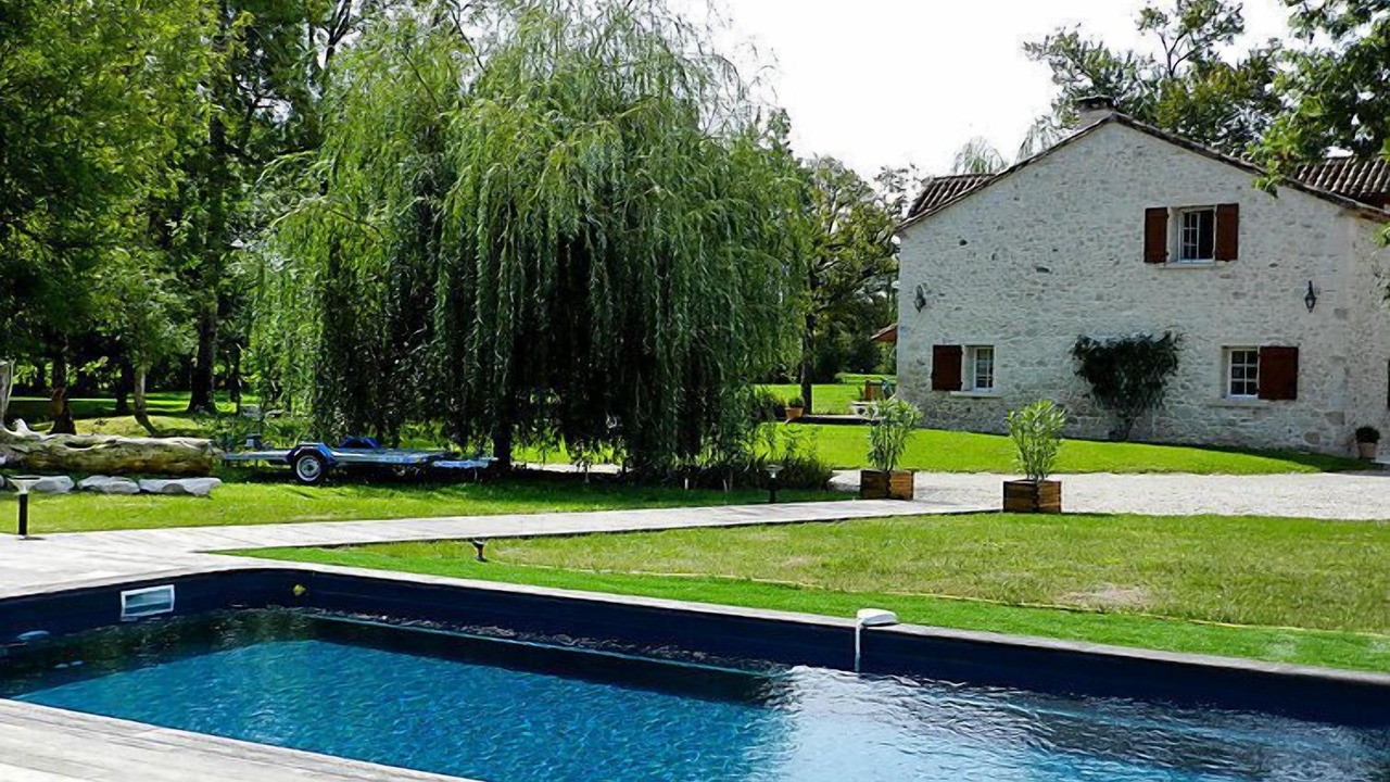 Photo of Outdoor in Cancon