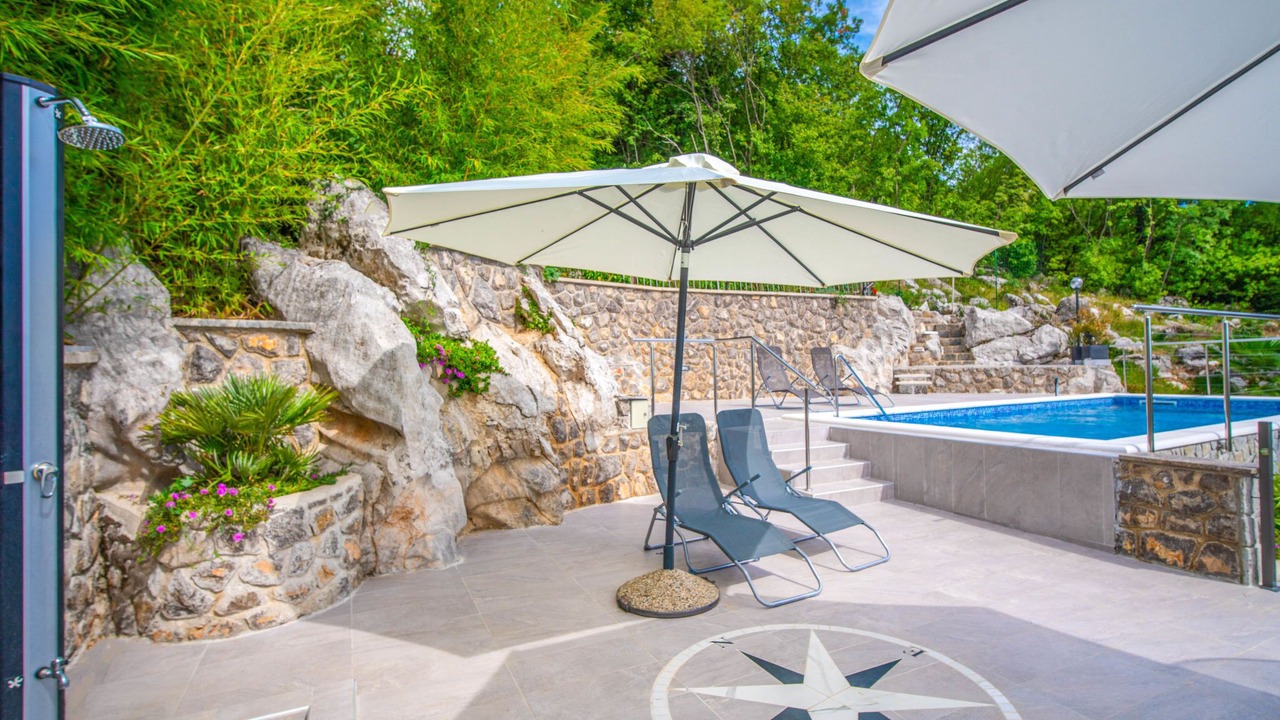 Photo of Outdoor in Trinajstici