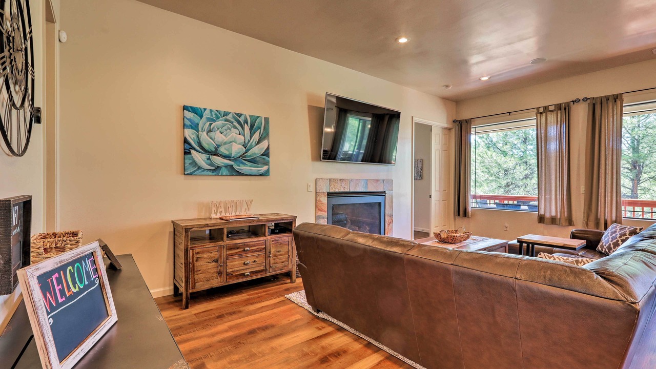 Photo of Livingroom in Ponderosa Trails