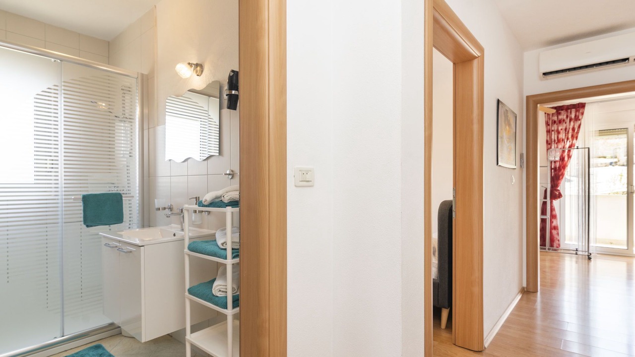 Photo of Bathroom in Slatine