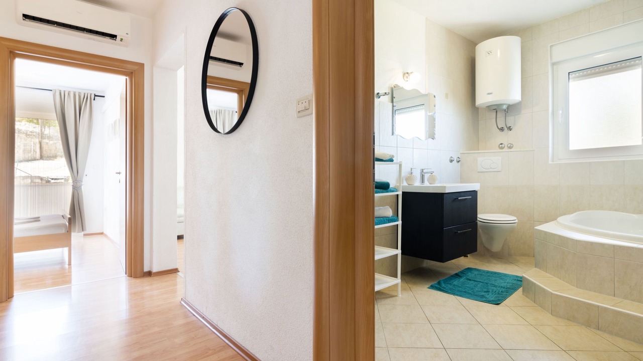 Photo of Bathroom in Slatine
