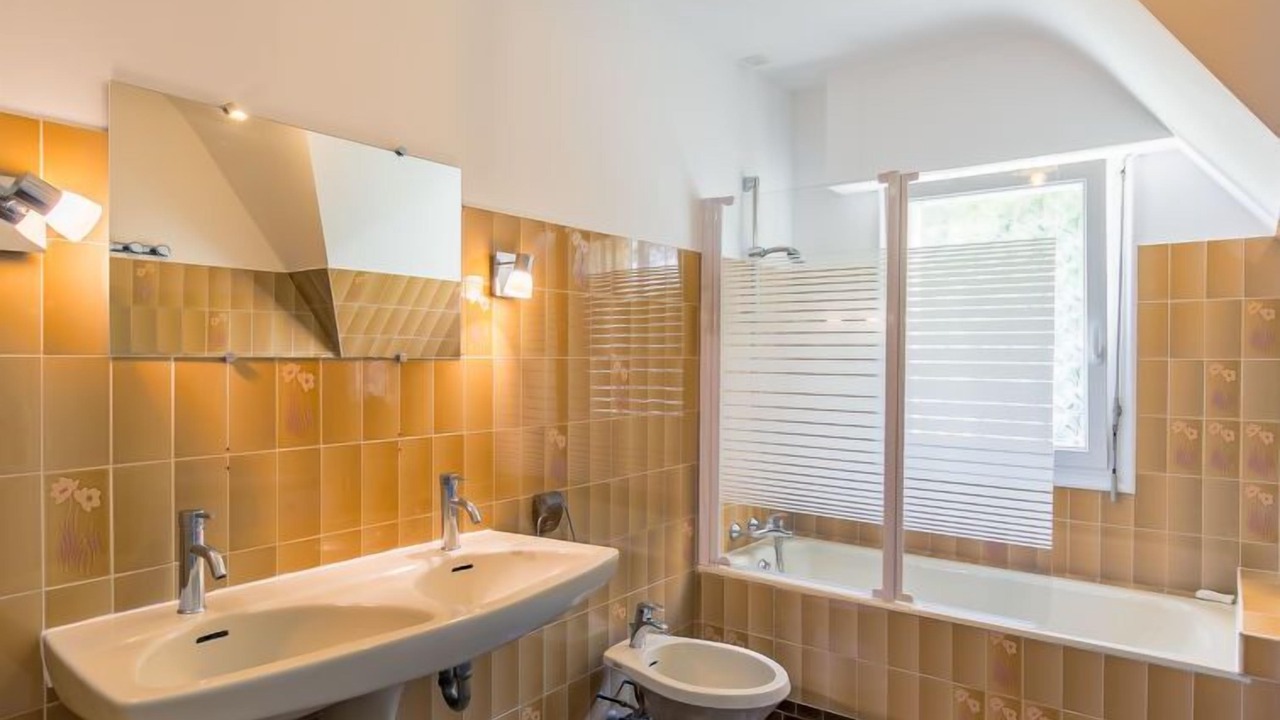 Photo of Bathroom in Tregunc