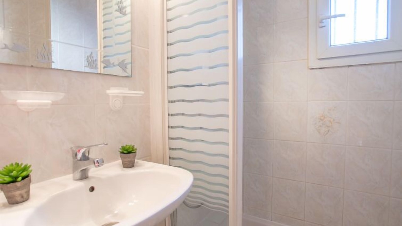 Photo of Bathroom in Saint-Cyprien Plage