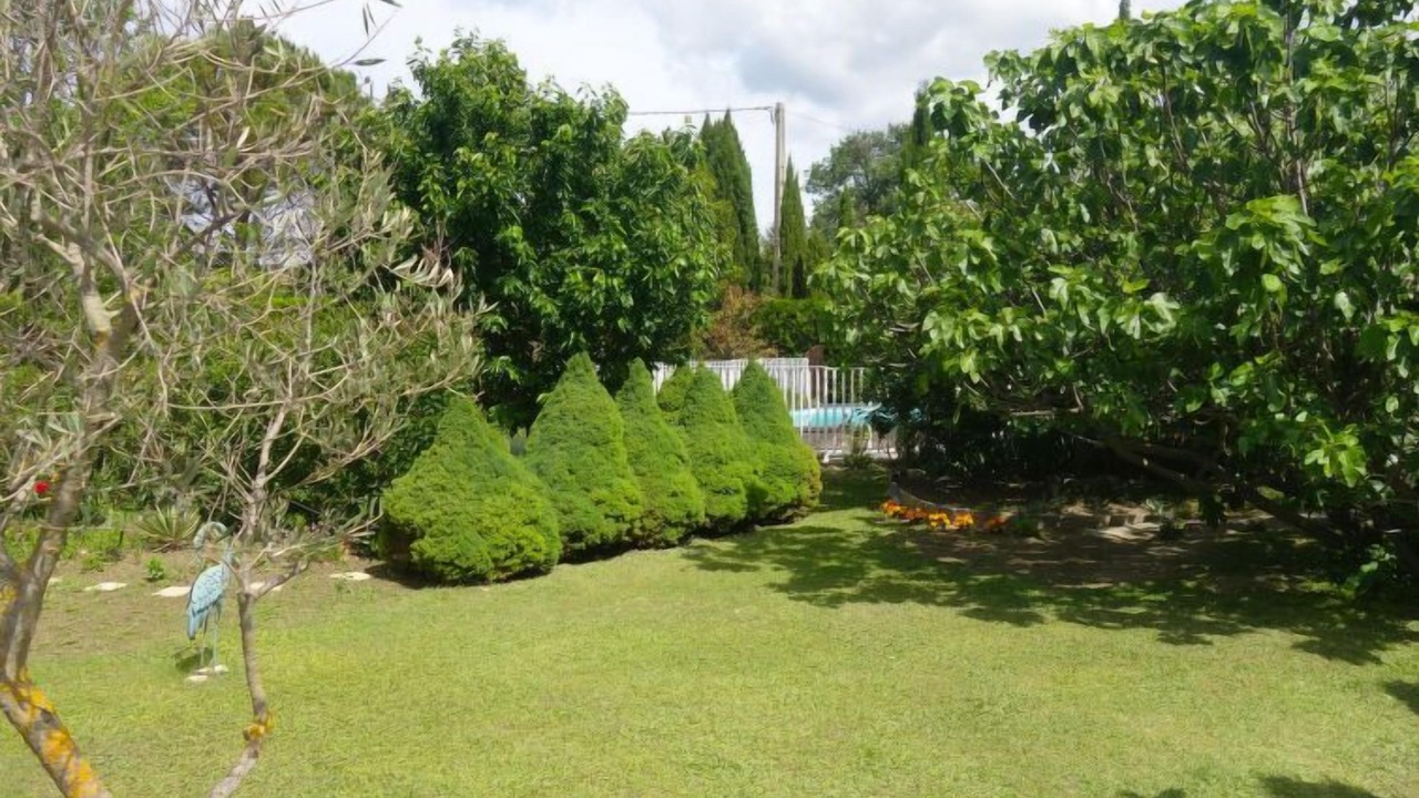 Photo of Others in Caumont-sur-Durance