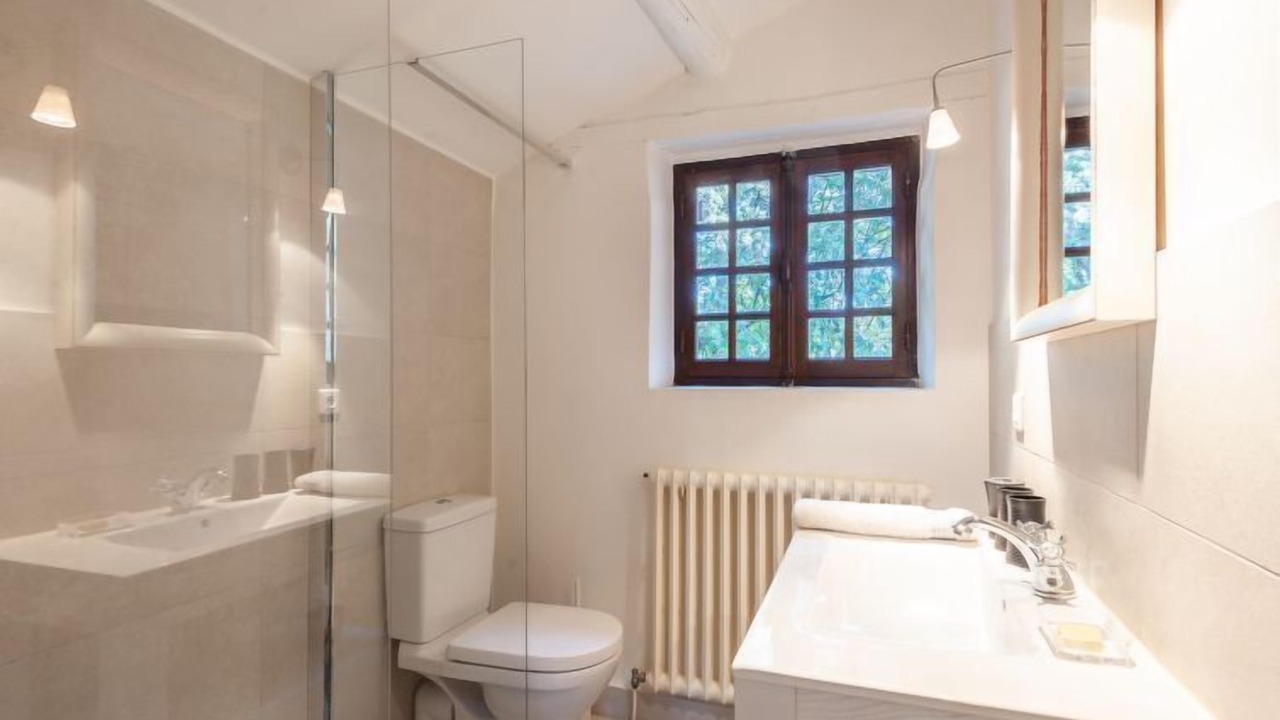 Photo of Bathroom in Menerbes
