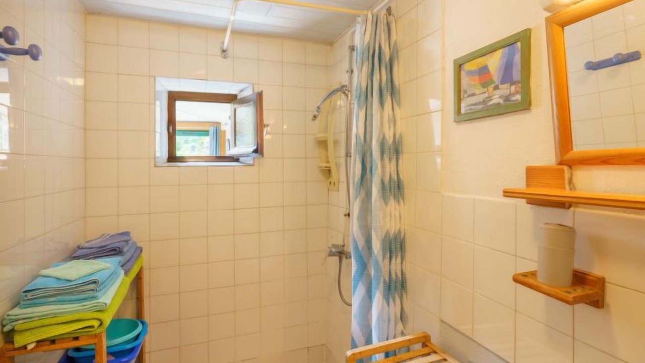 Photo of Bathroom in Roscanvel
