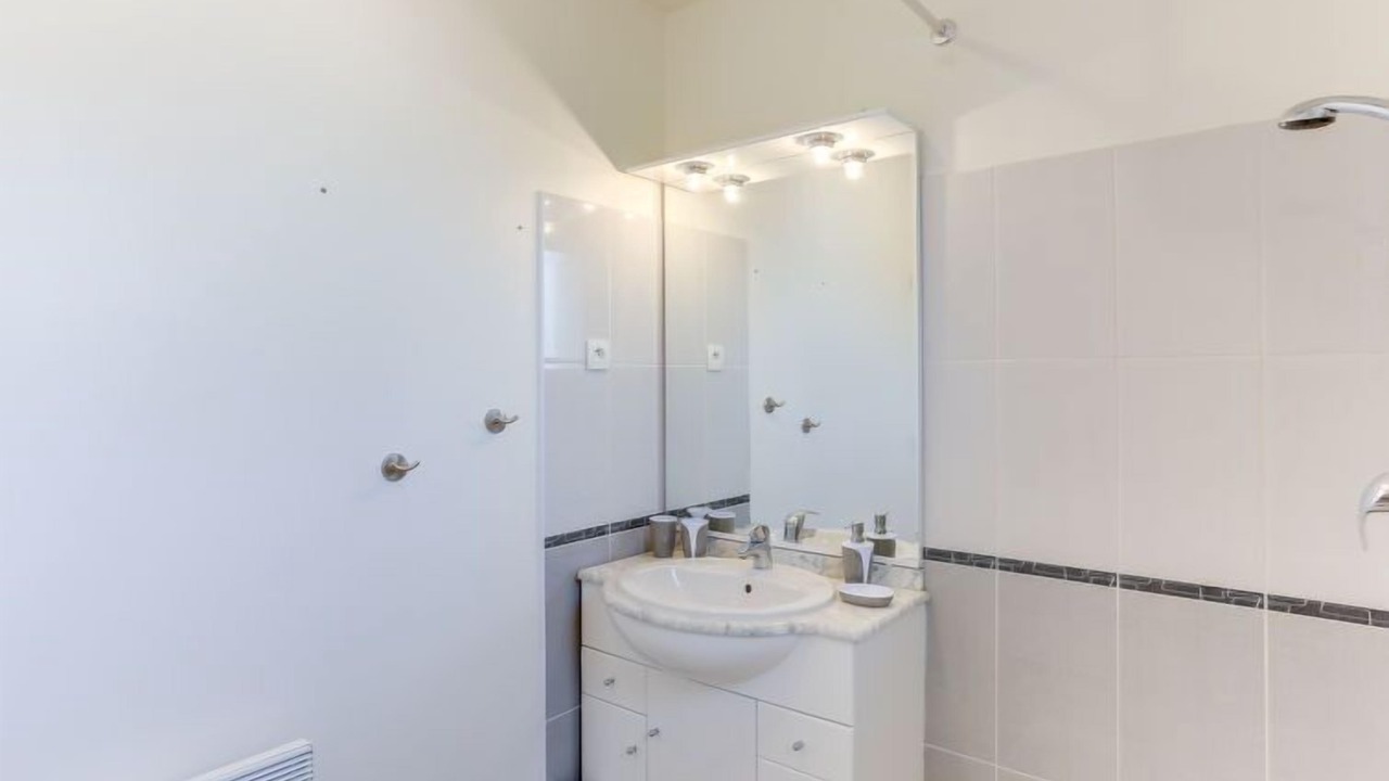 Photo of Bathroom in Sare