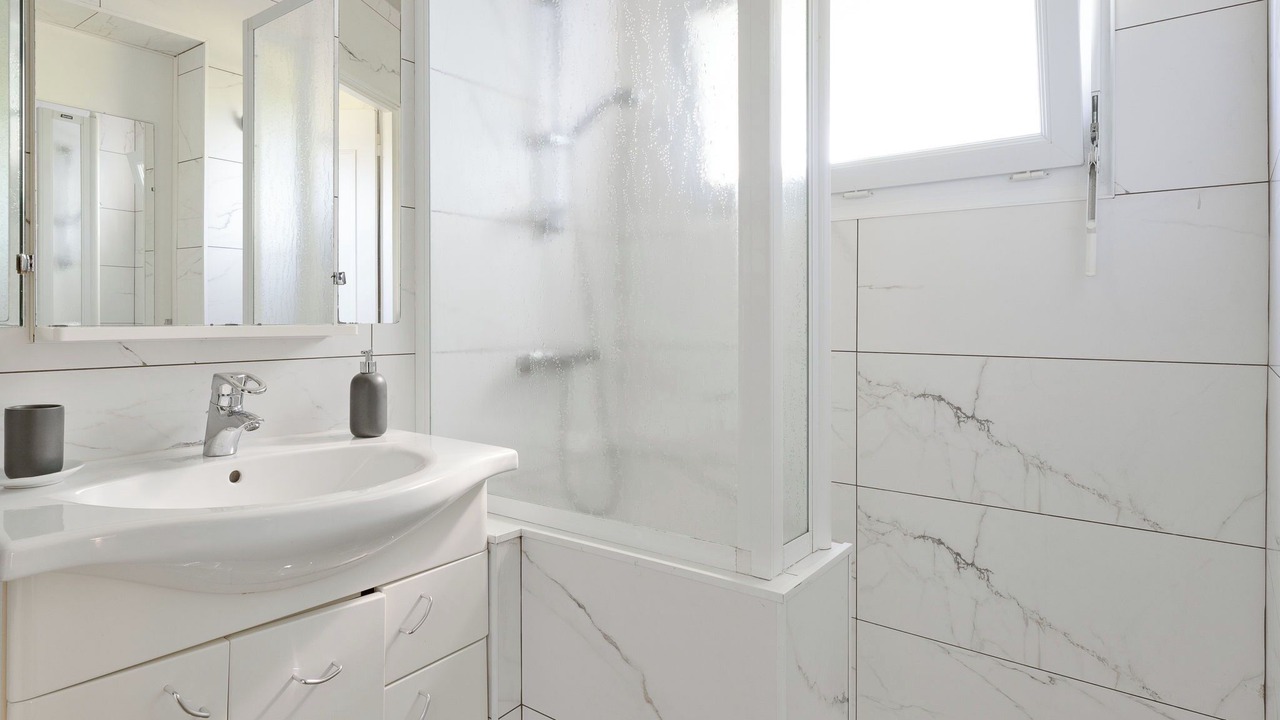 Photo of Bathroom in Saint-Lunaire