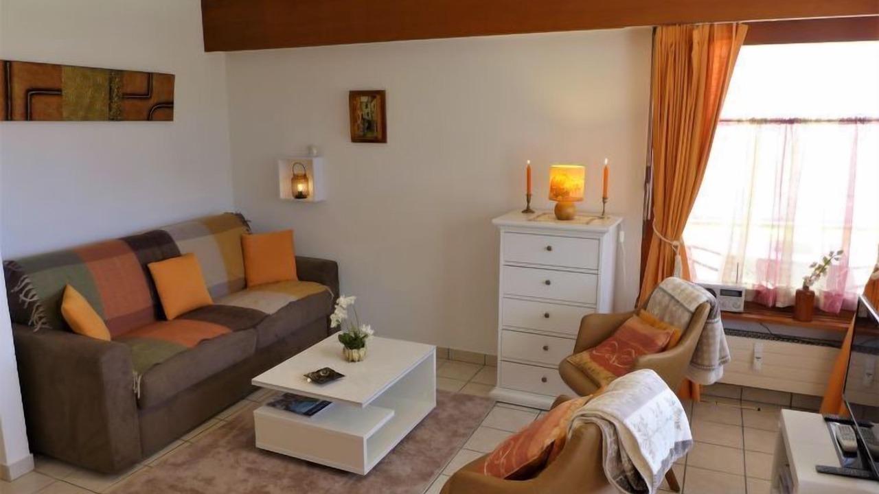 Photo of Livingroom in Lens