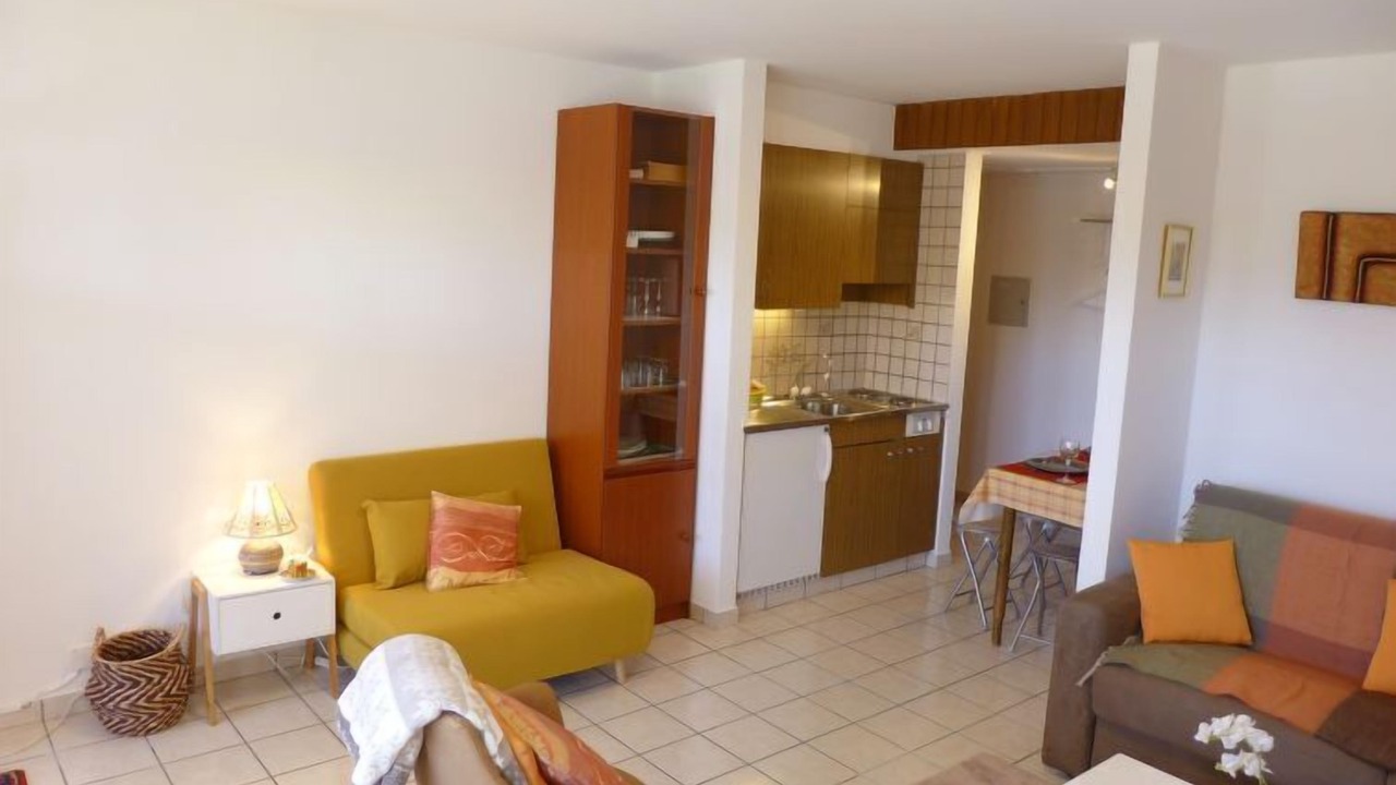 Photo of Livingroom in Lens
