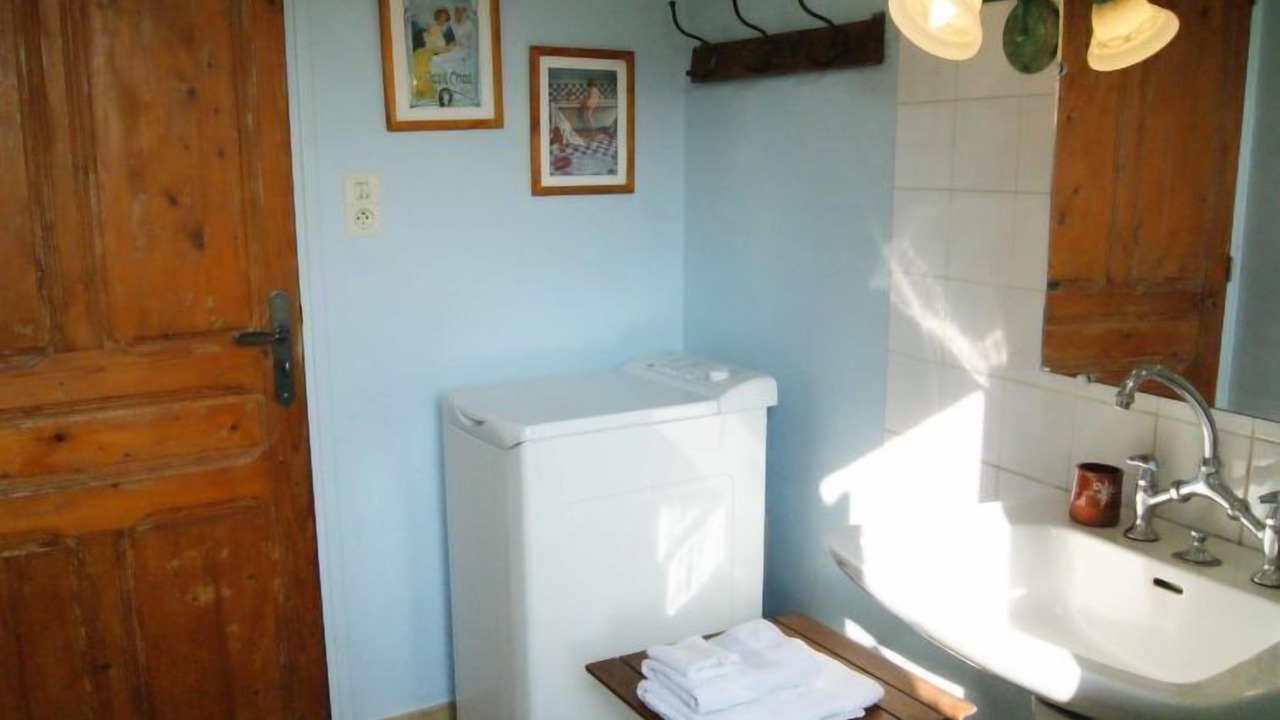 Photo of Bathroom in Besignan