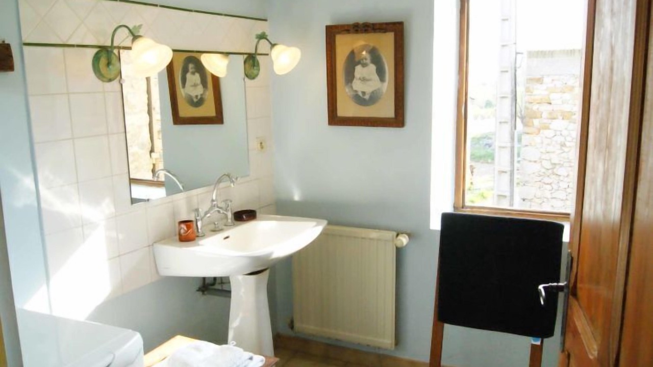 Photo of Bathroom in Besignan