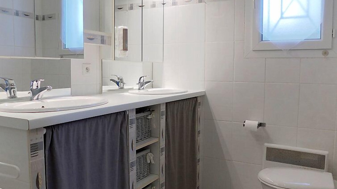 Photo of Bathroom in Tosse