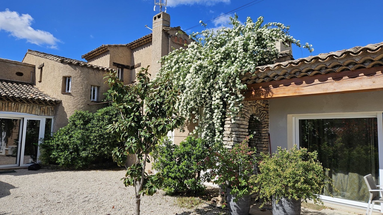 Photo of Others in Morieres-les-Avignon