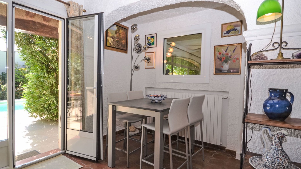 Photo of Bedroom in Morieres-les-Avignon