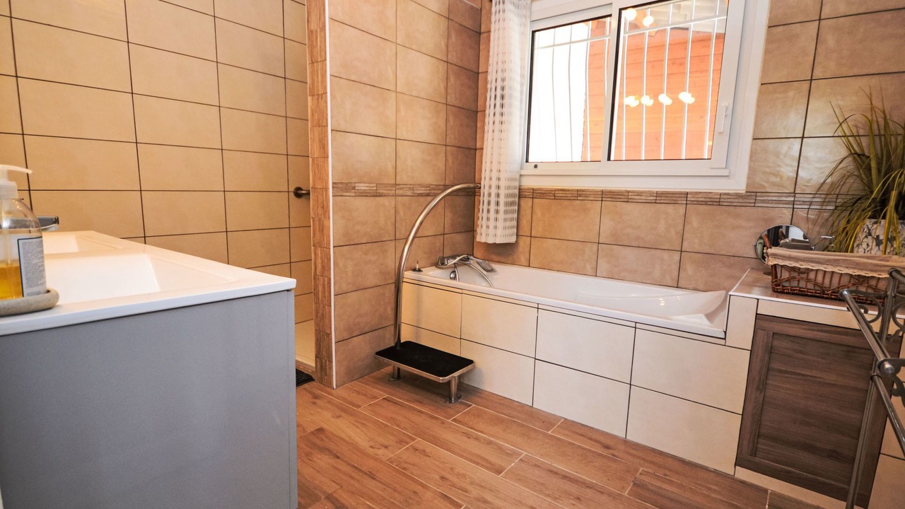 Photo of Bathroom in Morieres-les-Avignon