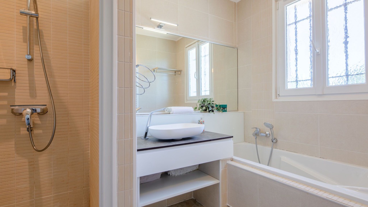 Photo of Bathroom in Plage de la Garonnette