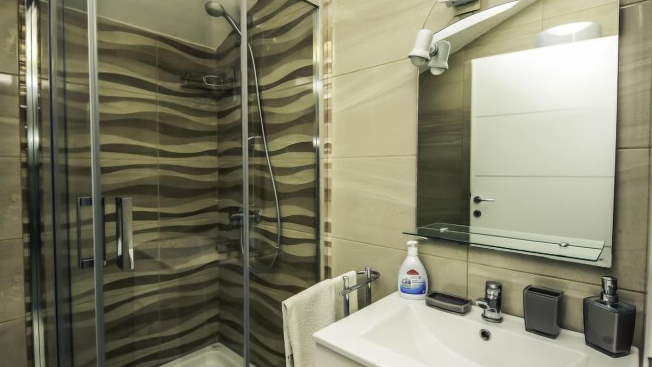 Photo of Bathroom in Seline