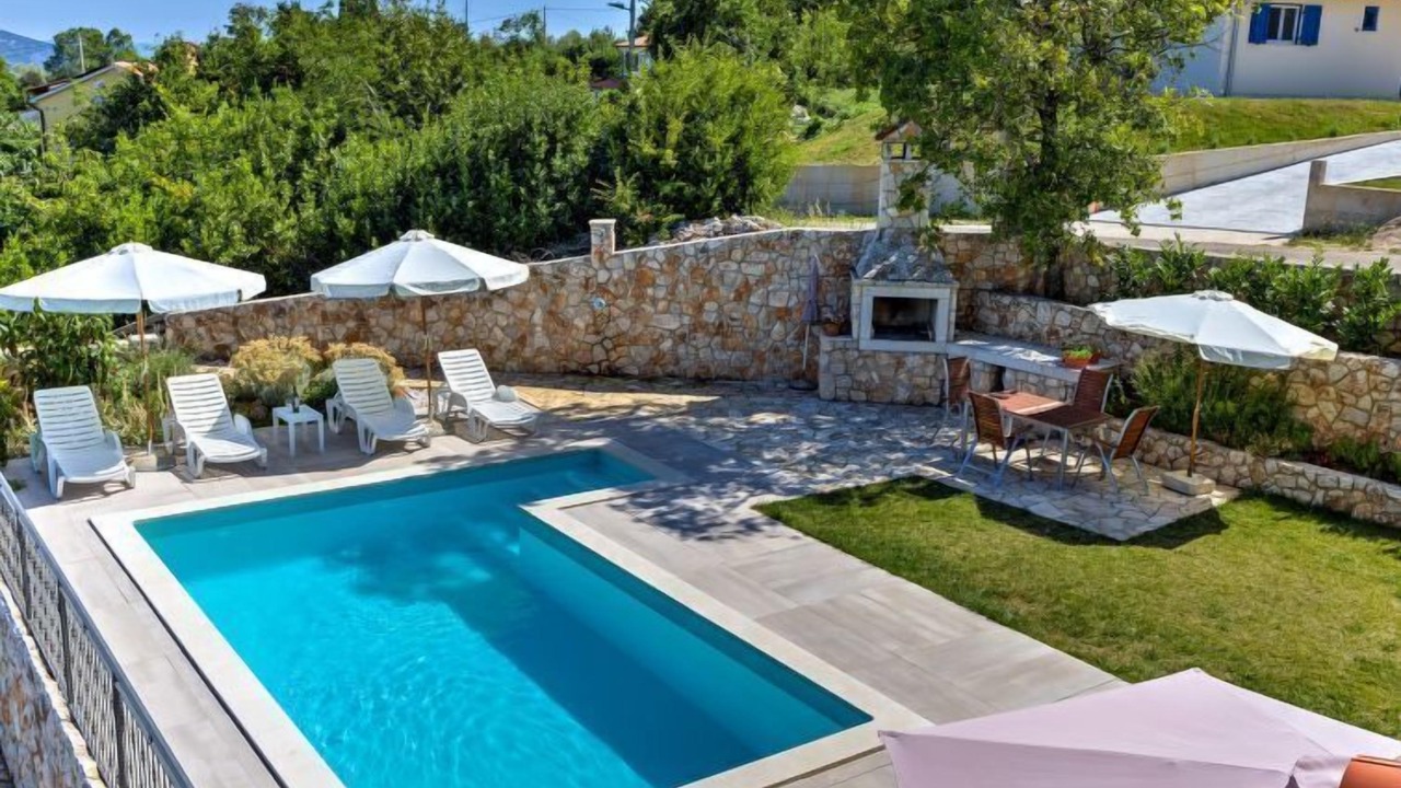 Photo of Outdoor in Brsec