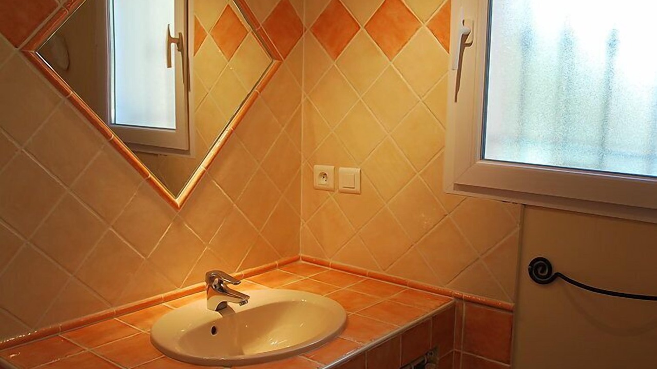 Photo of Bathroom in Lagnes