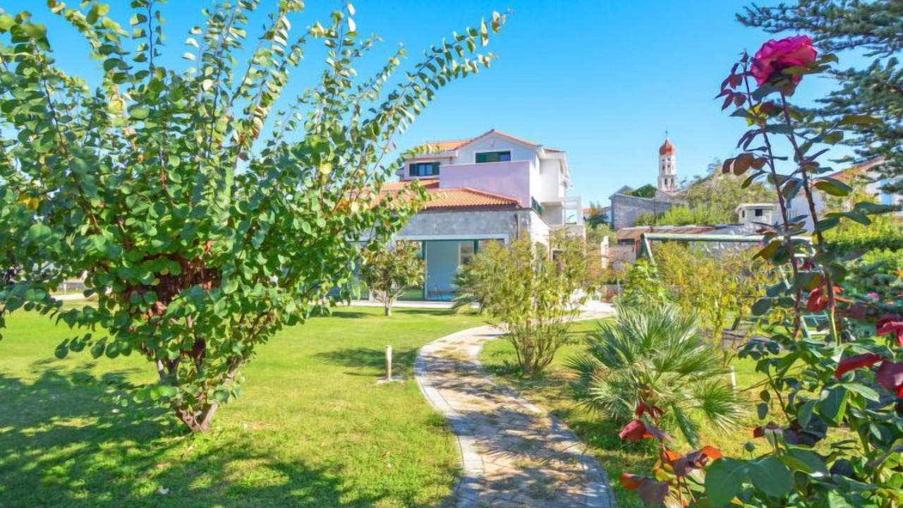 Photo of Outdoor in Betina