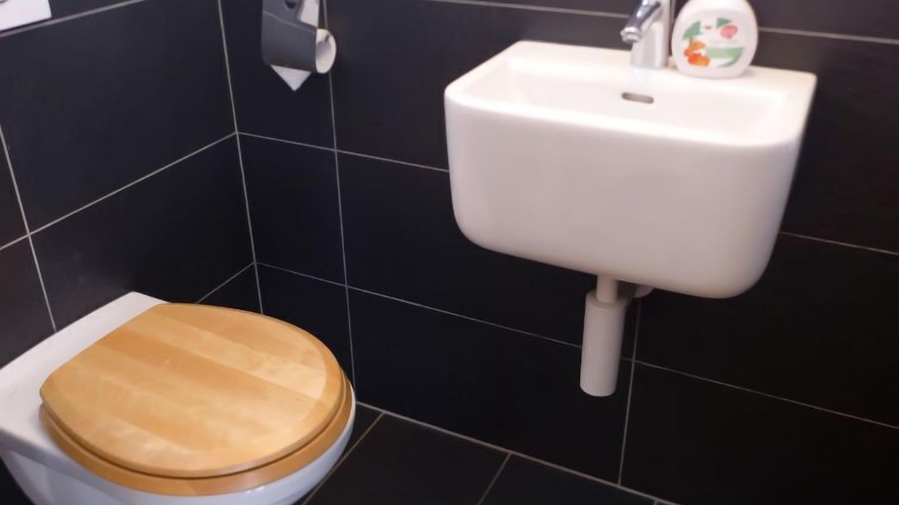 Photo of Bathroom in Moleson