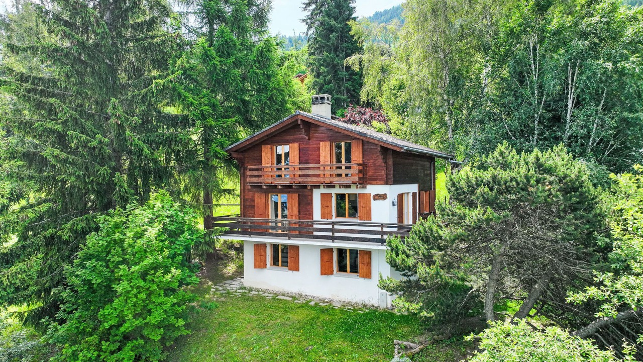 Photo of Outdoor in Saint-Pierre-de-Clages