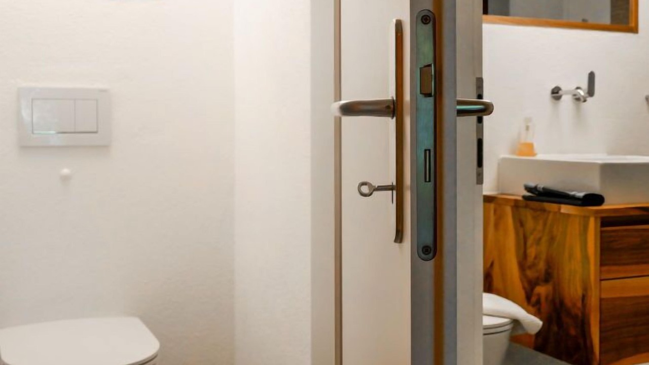 Photo of Bathroom in Negrentino