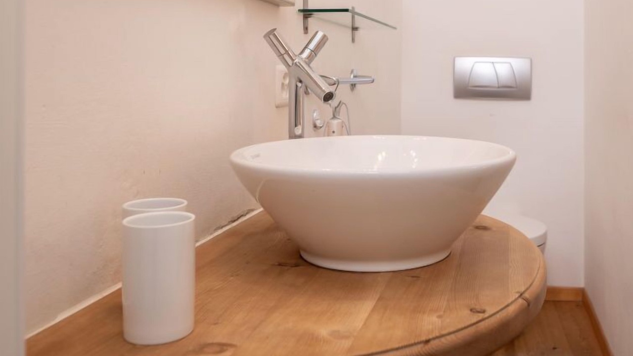 Photo of Bathroom in Samedan
