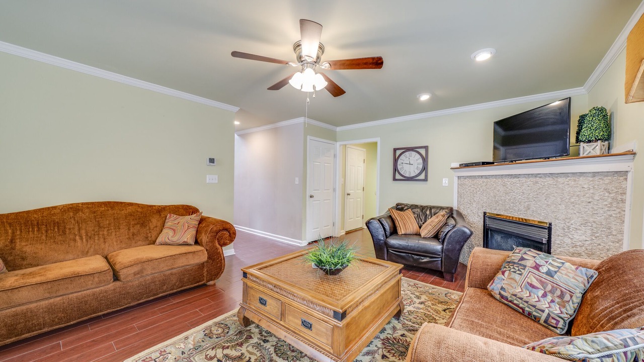 Photo of Livingroom in Southwest Raleigh