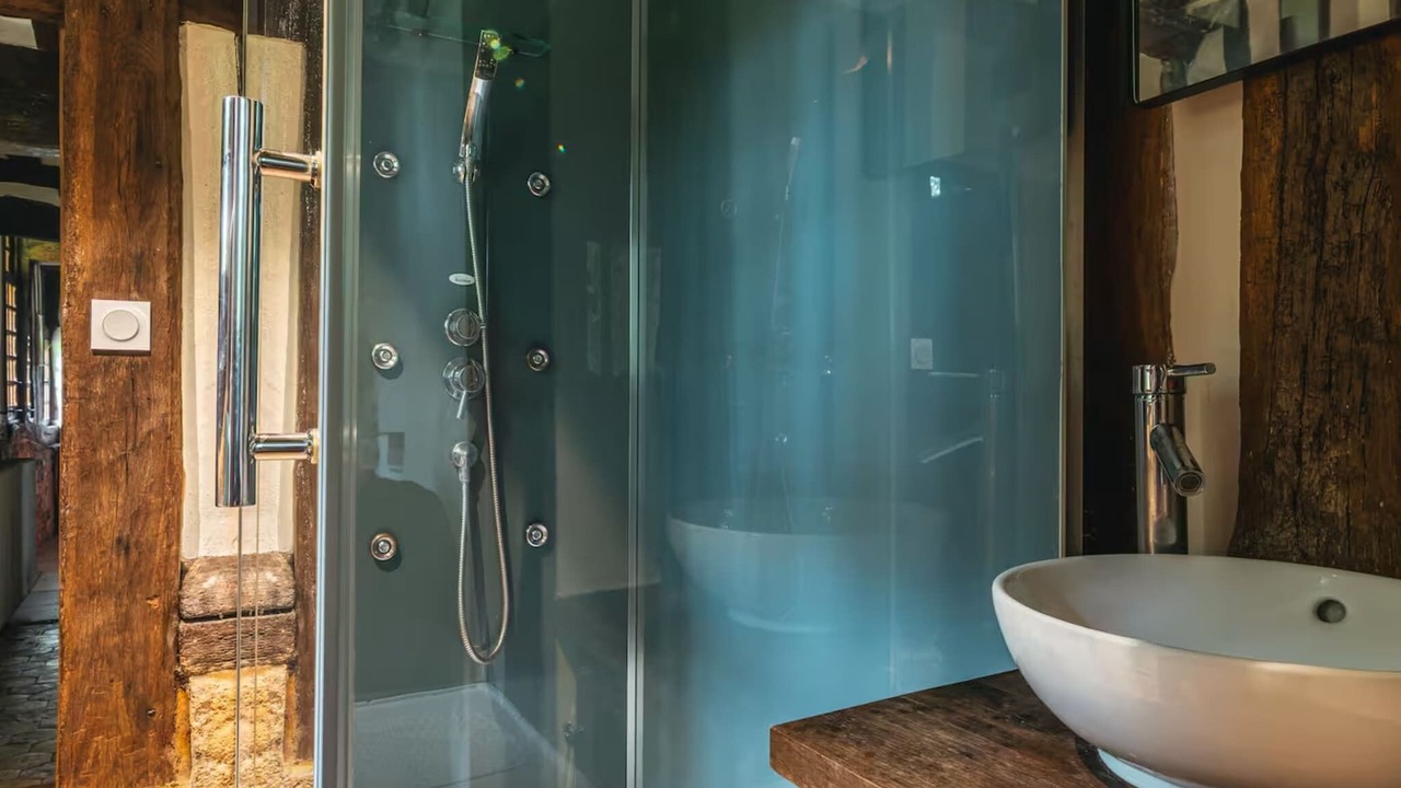 Photo of Bathroom in Ablon