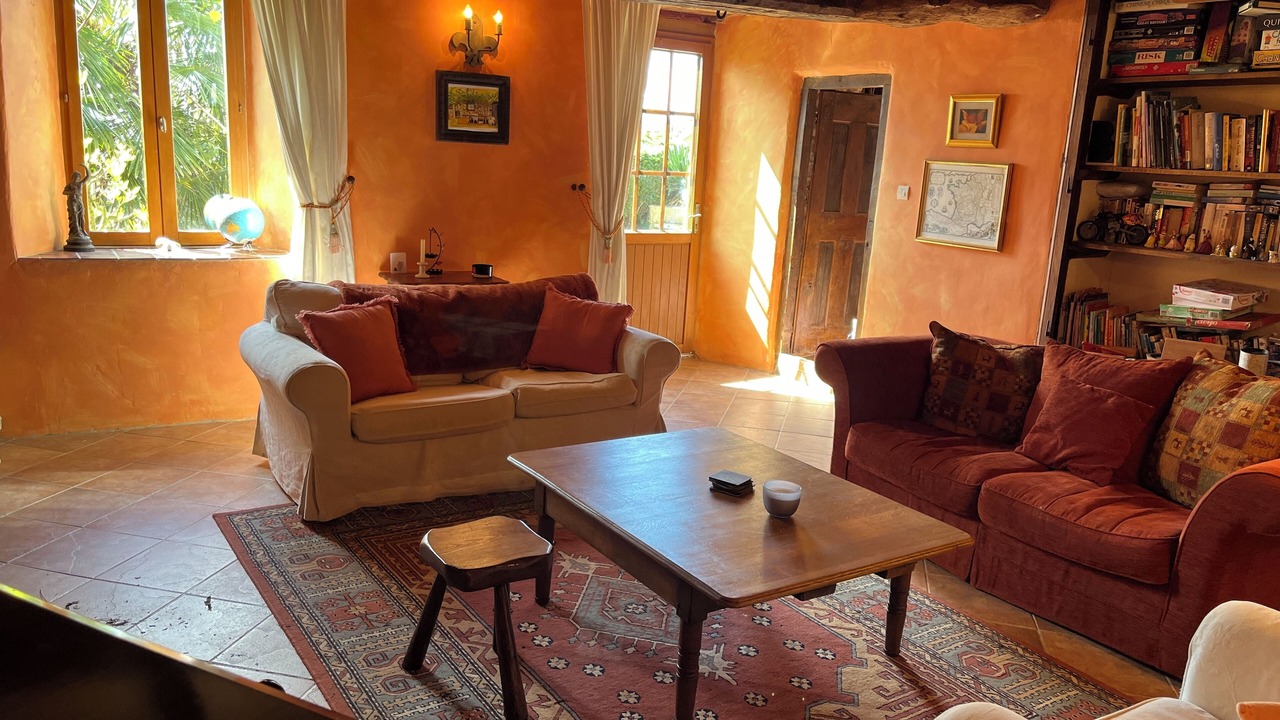 Photo of Livingroom in Saint-Denis-le-Gast