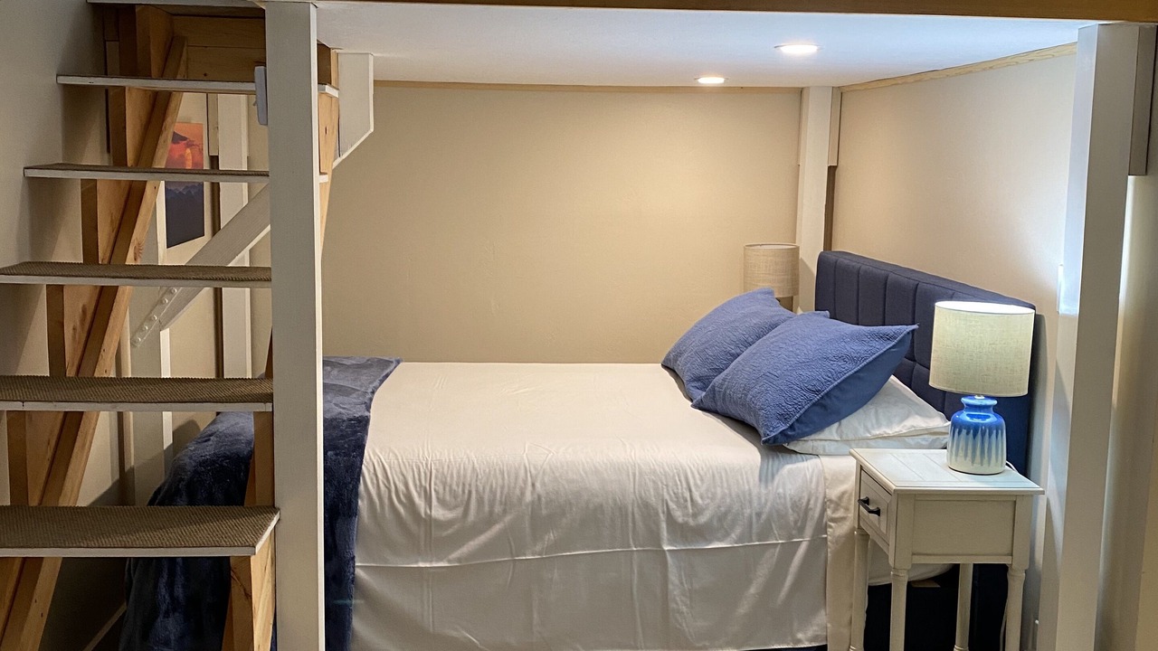 Photo of Bedroom in Elkhorn Village