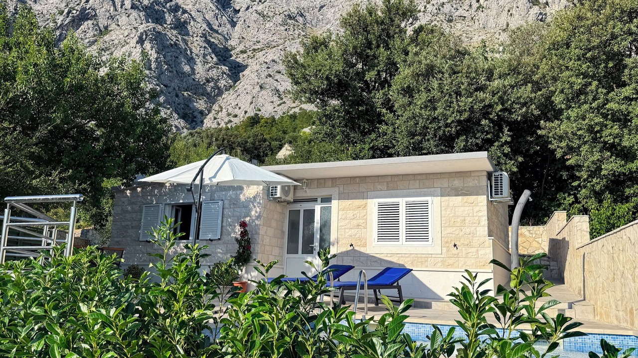 Photo of Outdoor in Bast