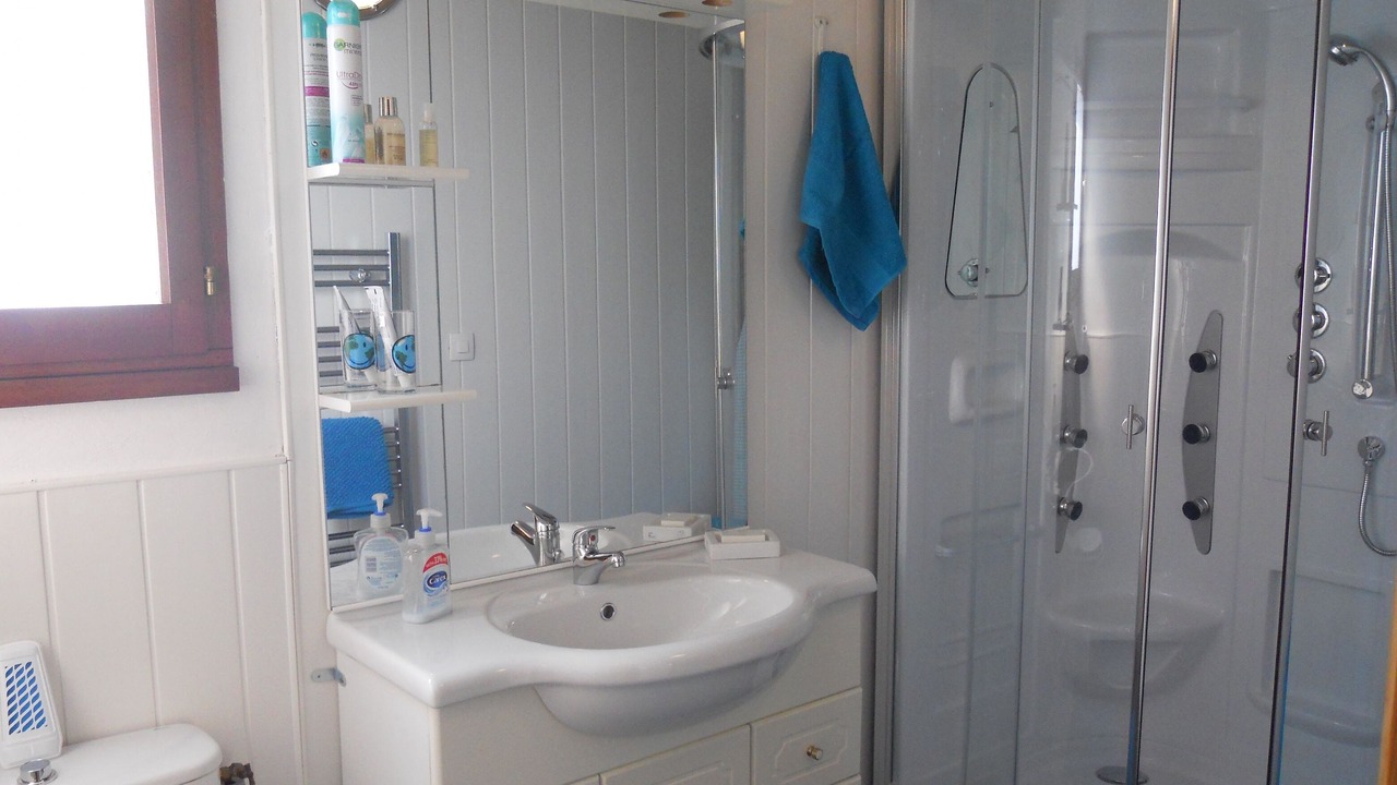 Photo of Bathroom in Saint-Germain-de-Tallevende-la-Lande-Vaumont