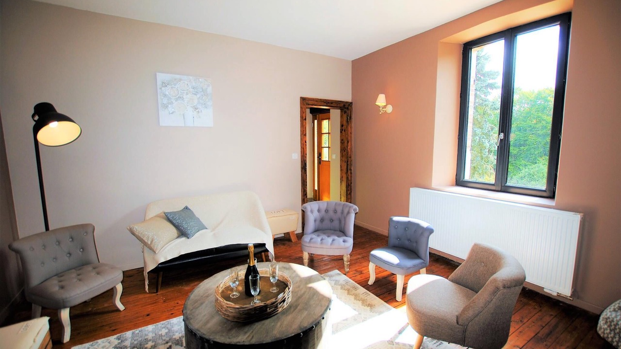 Photo of Livingroom in Barbonne-Fayel
