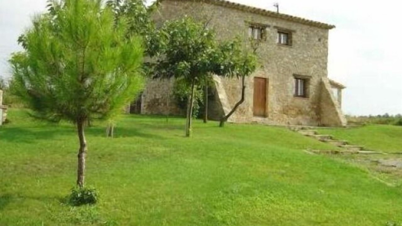 Photo of Outdoor in Maia de Montcal
