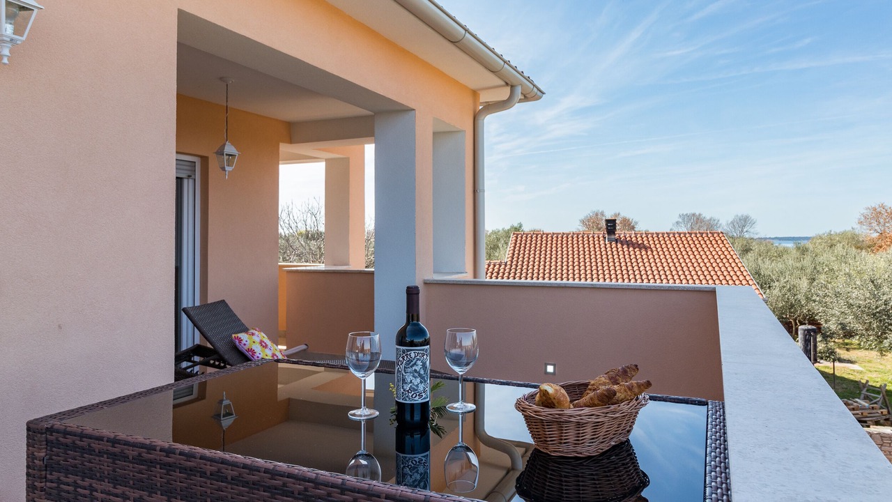 Photo of Patio Balcony in Peroj