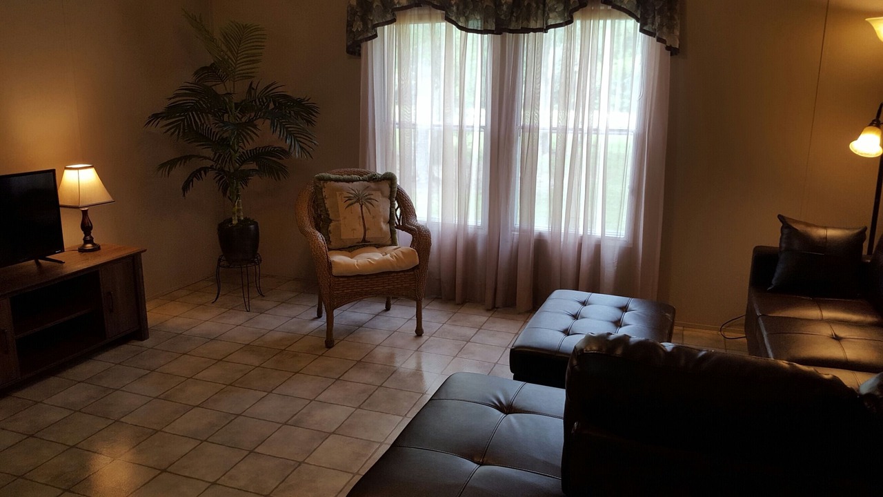 Photo of Livingroom in Silsbee