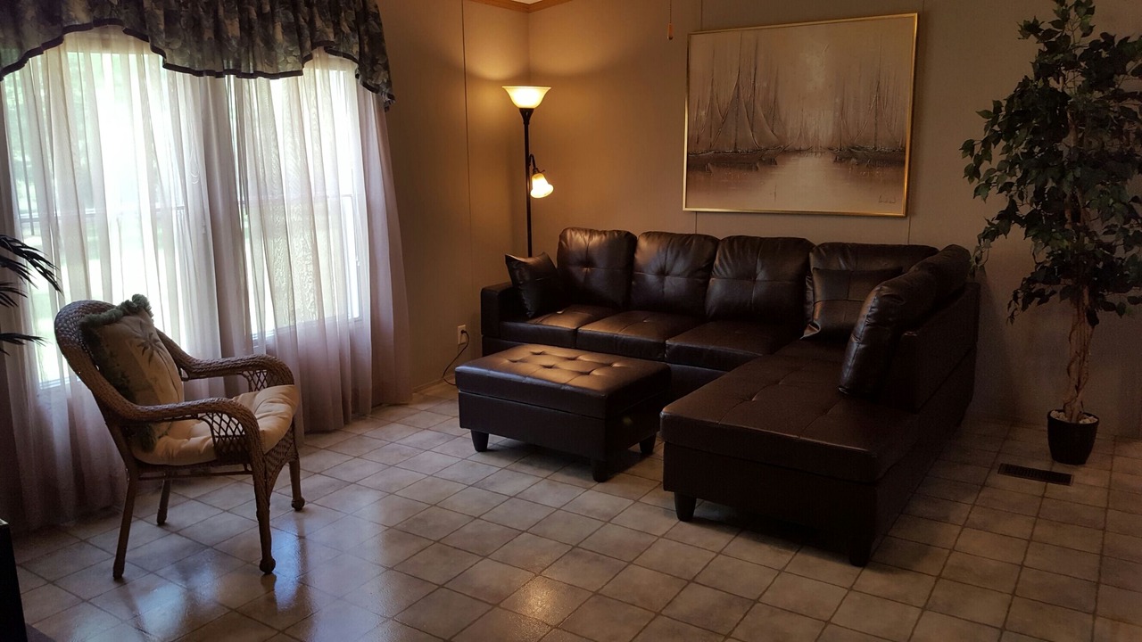 Photo of Livingroom in Silsbee
