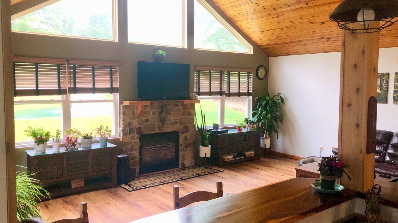 Photo of Livingroom in Jefferson Township