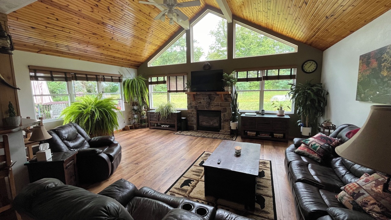Photo of Livingroom in Jefferson Township