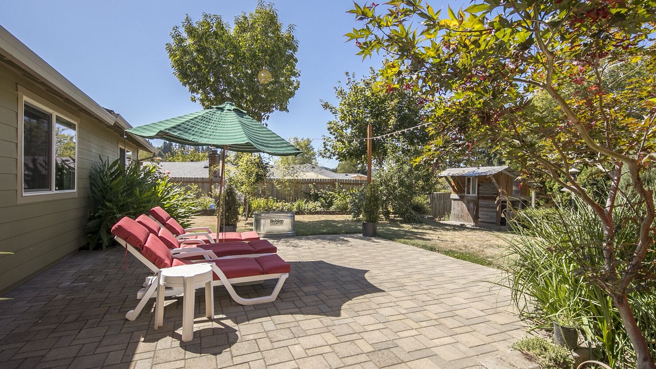 Photo of Patio Balcony in Aloha